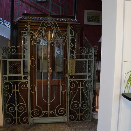 The Originals Boutique, Hotel Terminus, Bourg-En-Bresse Gare-3